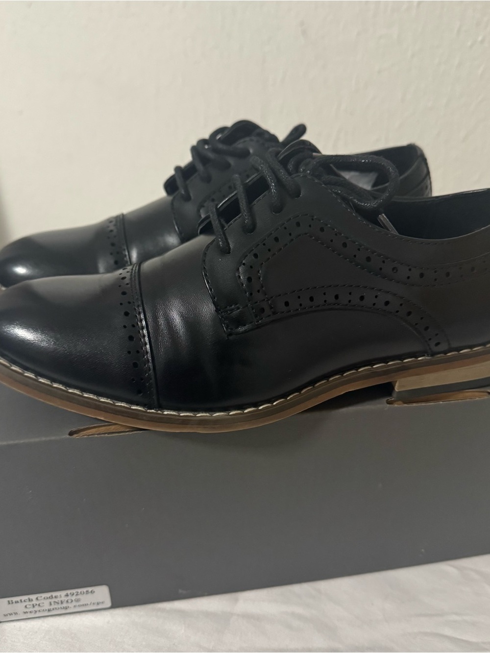 Stacy Adams Dickinson Oxfords Boys 1M Black Leather Cap-Toe Tan Trim EUC School